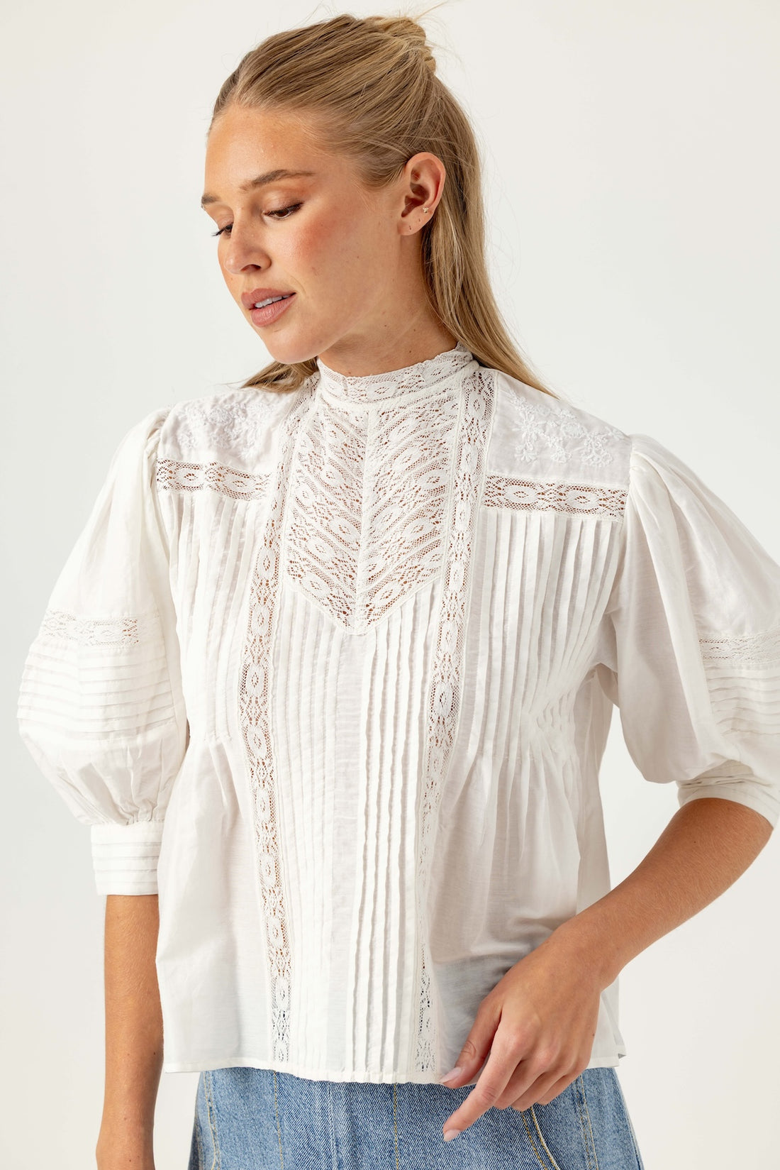 SUNDAYS - White Moni Top