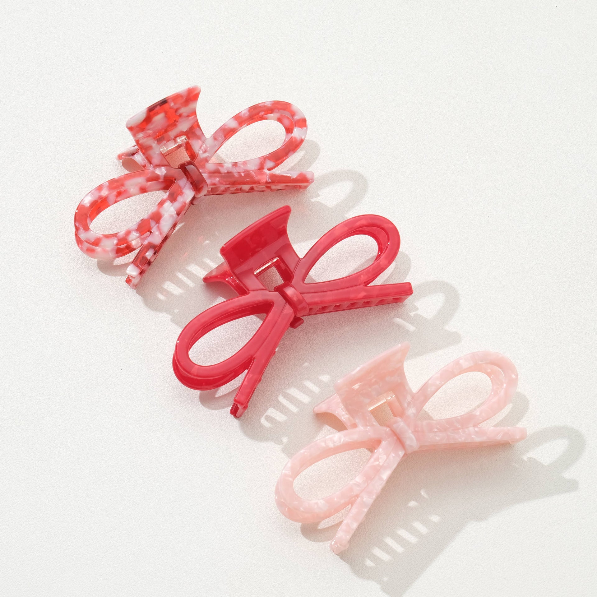 Hair- Remi Valentine | Wide Bow Claw Clip