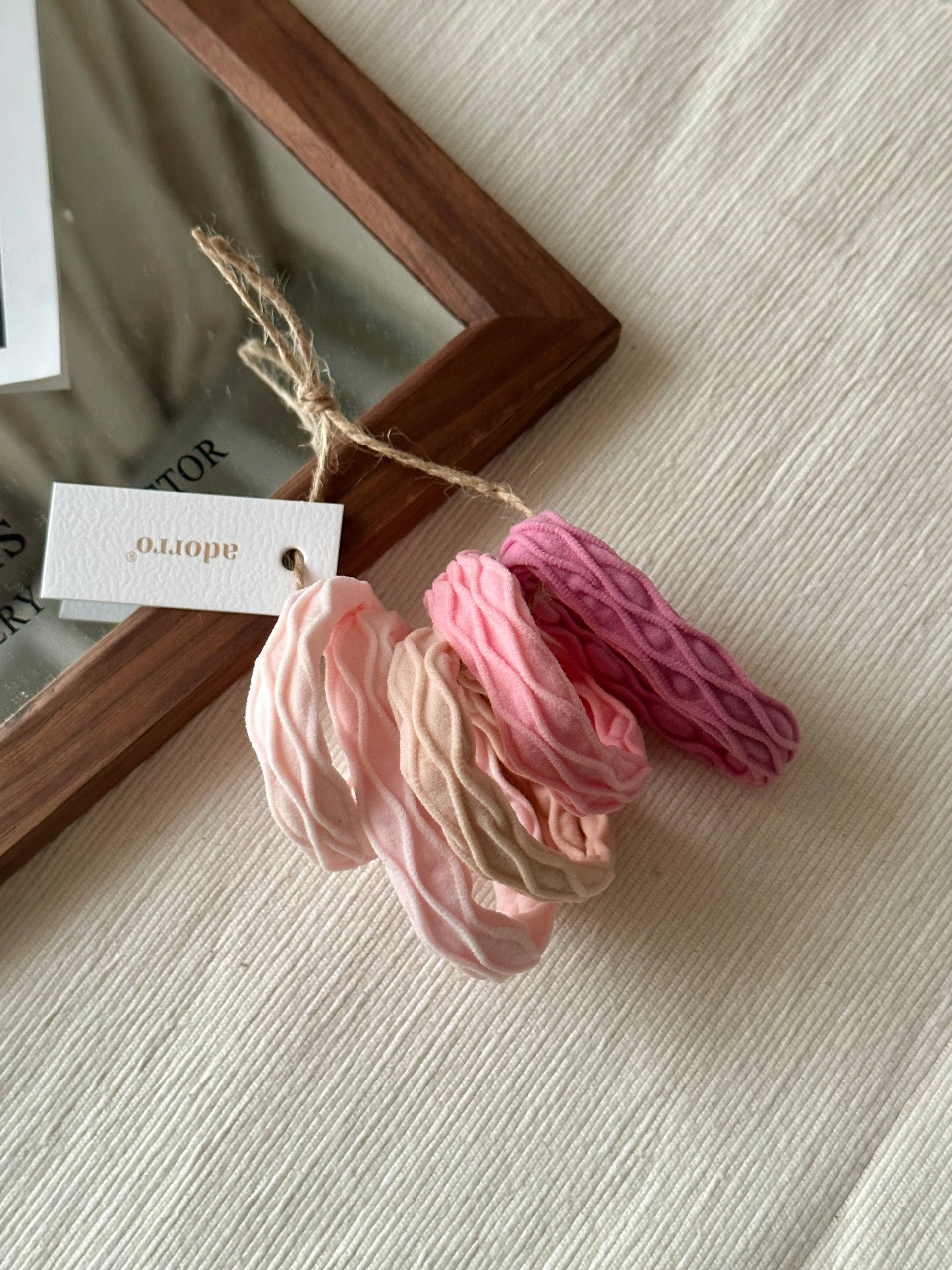 Hair-Pink Wavy Seamless Hair Ties (Set of 5)