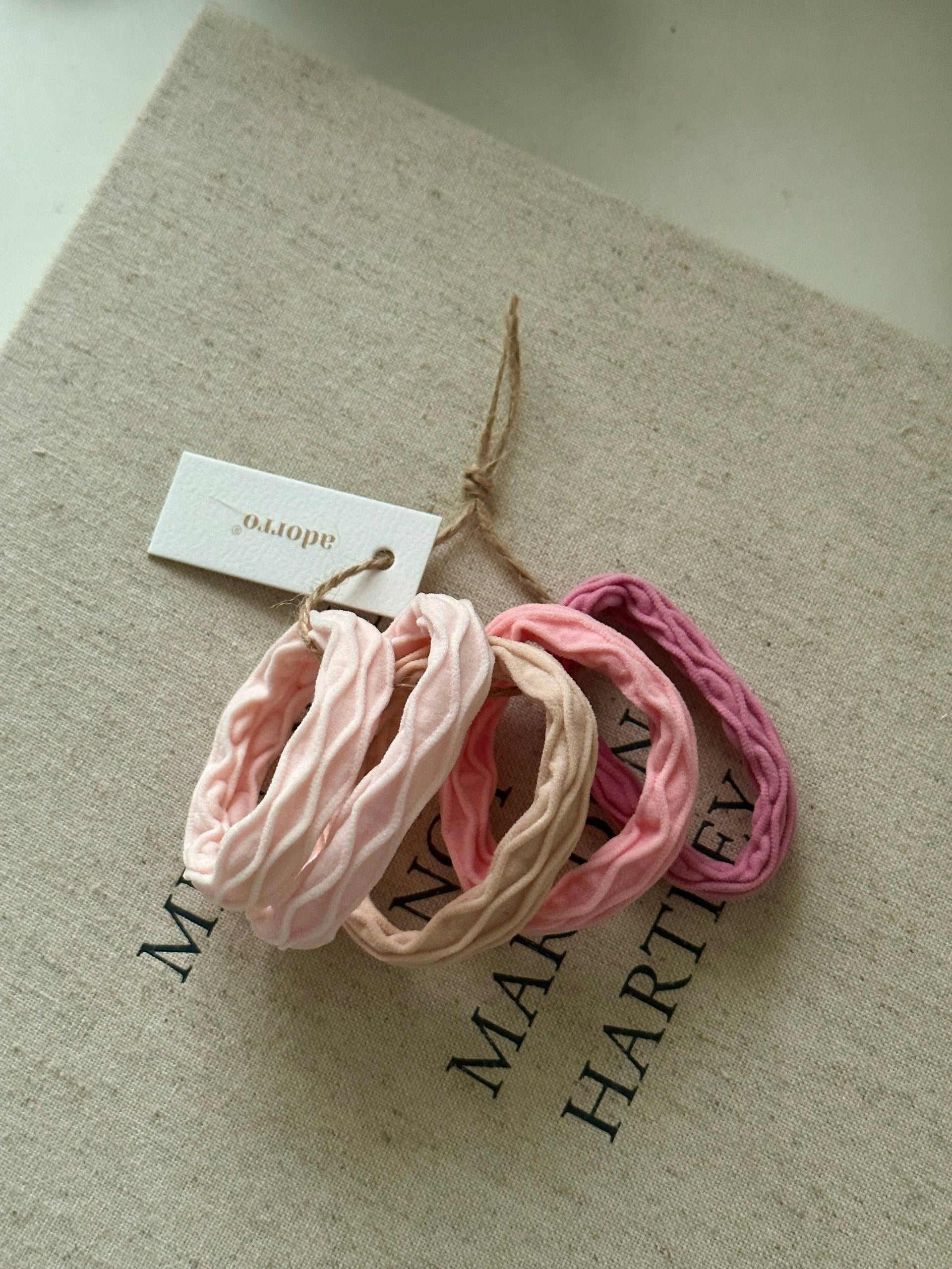 Hair-Pink Wavy Seamless Hair Ties (Set of 5)