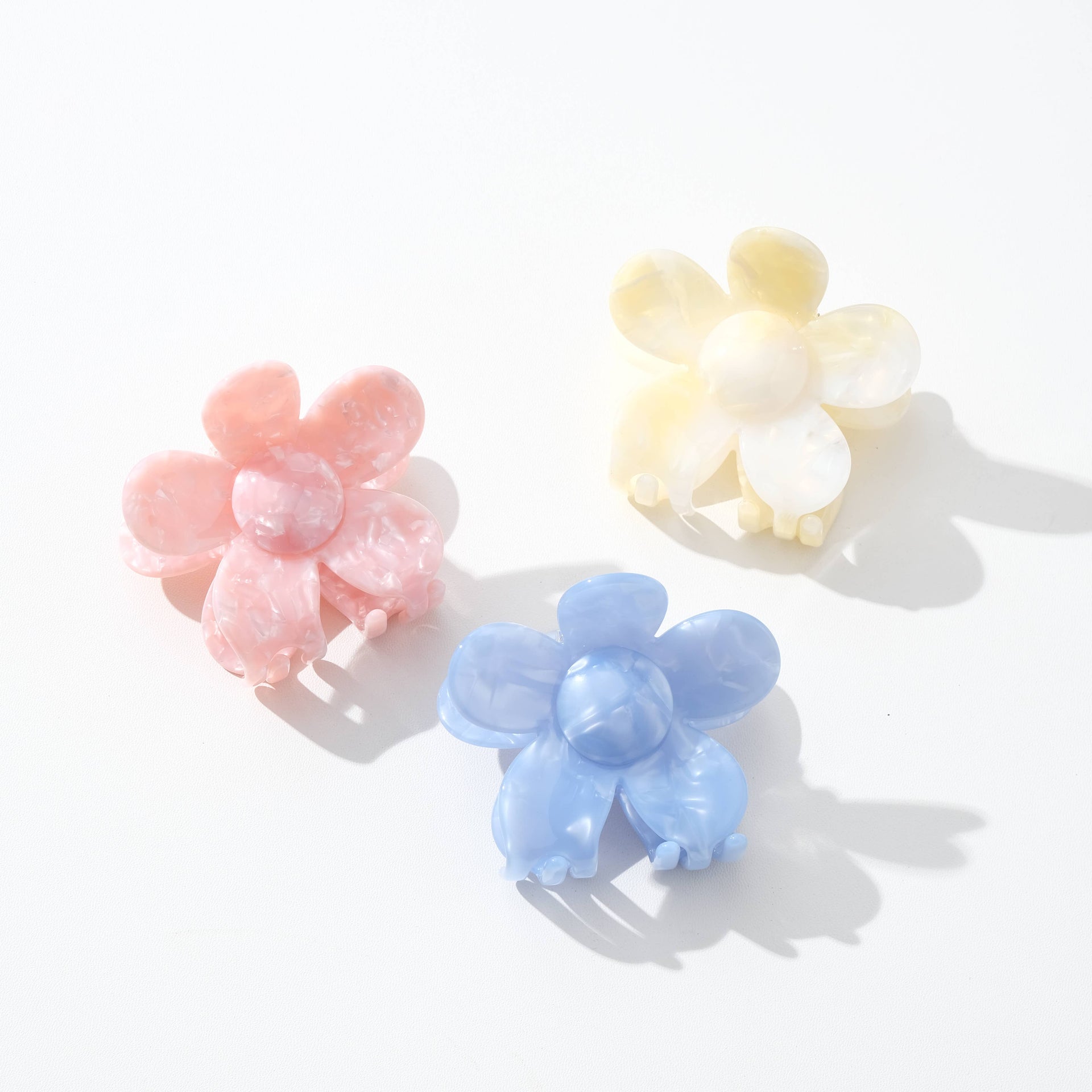 Hair- Jasmine Saltwater Flower Claw Clip - Medium