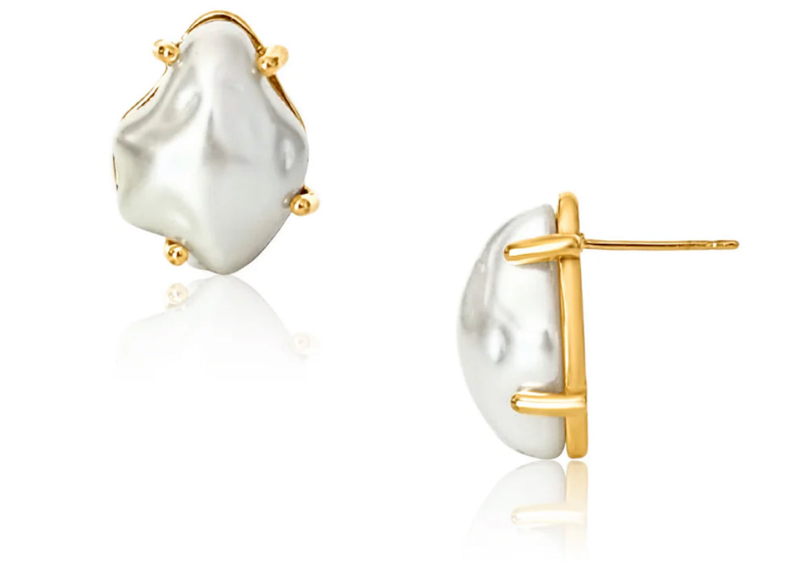 Willa Oversized Baroque Pearl Earring (gold)