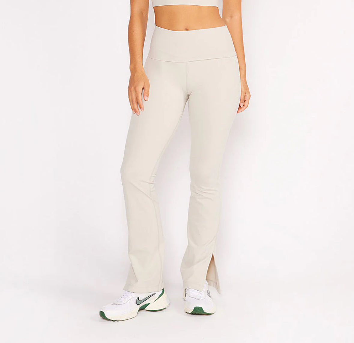 Cream Yoga - Angel Folded Waist Flare Pants (beige)