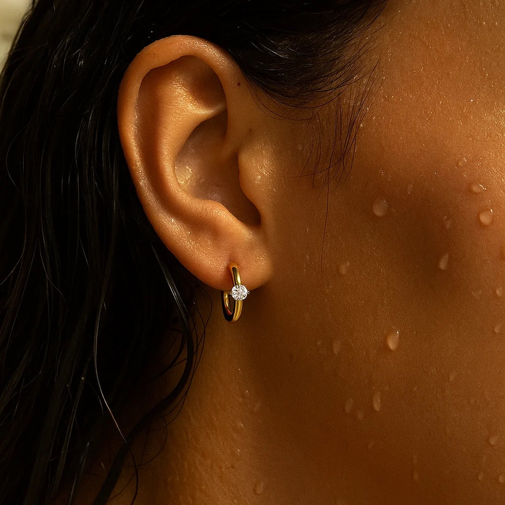 Ellie Vail - Yael Solitare Huggie Hoop Earrings