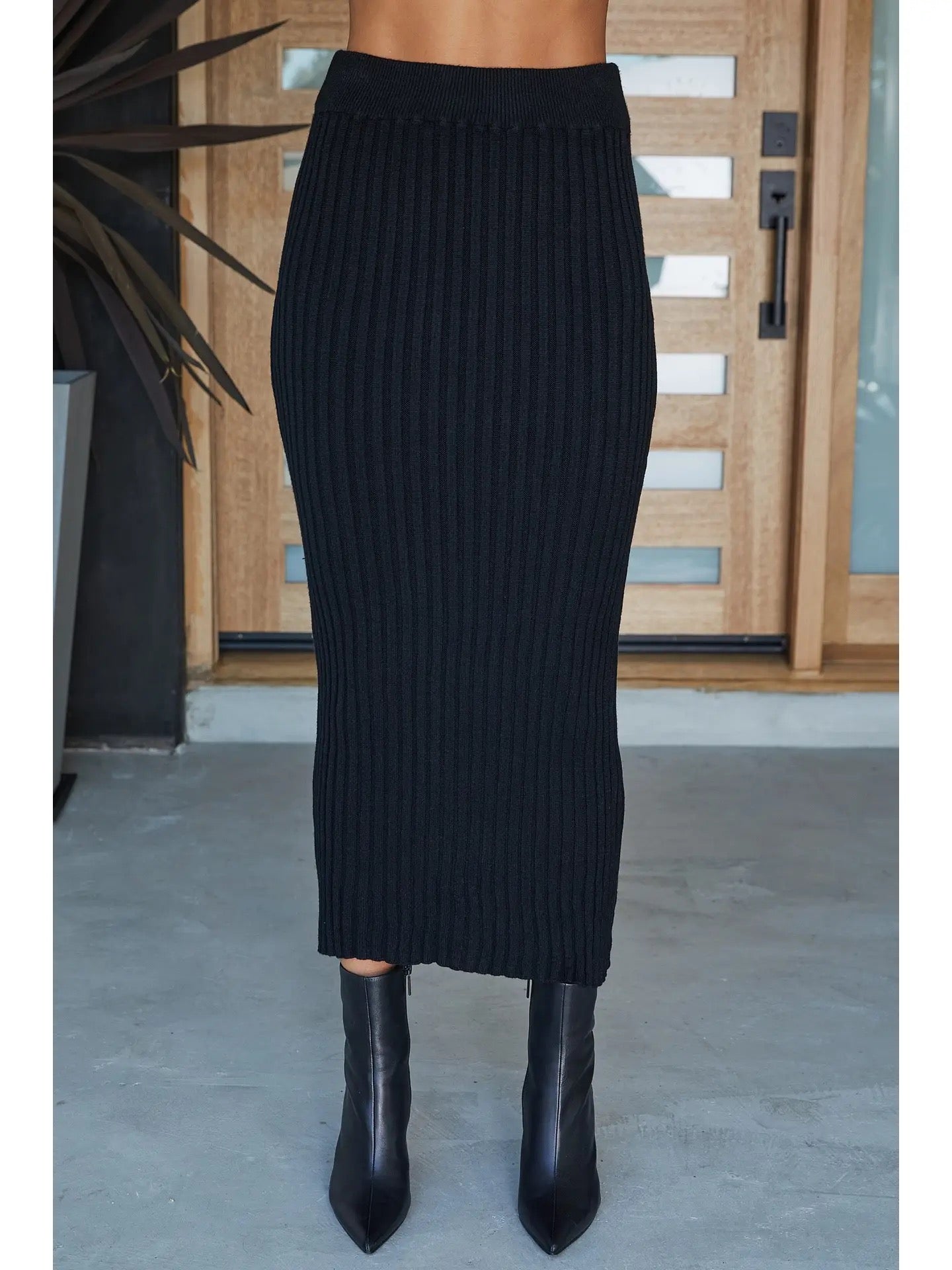 Milio Milano - Italian Knit Ribbed Fitted Mid Length Skirt