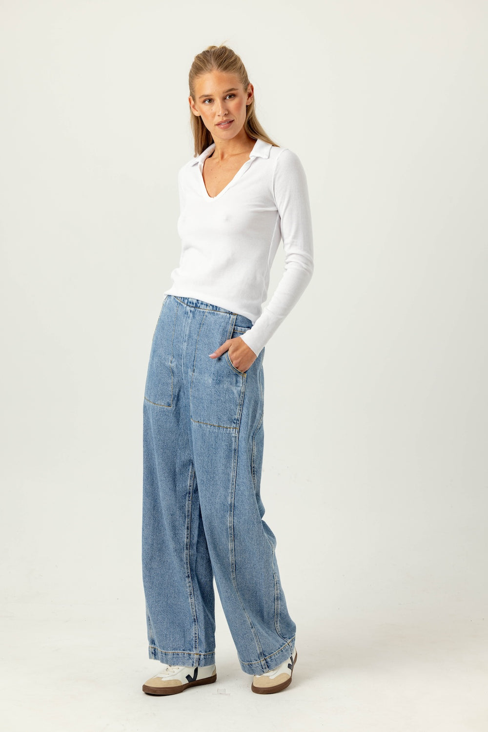 SUNDAYS - White Jamie Tee