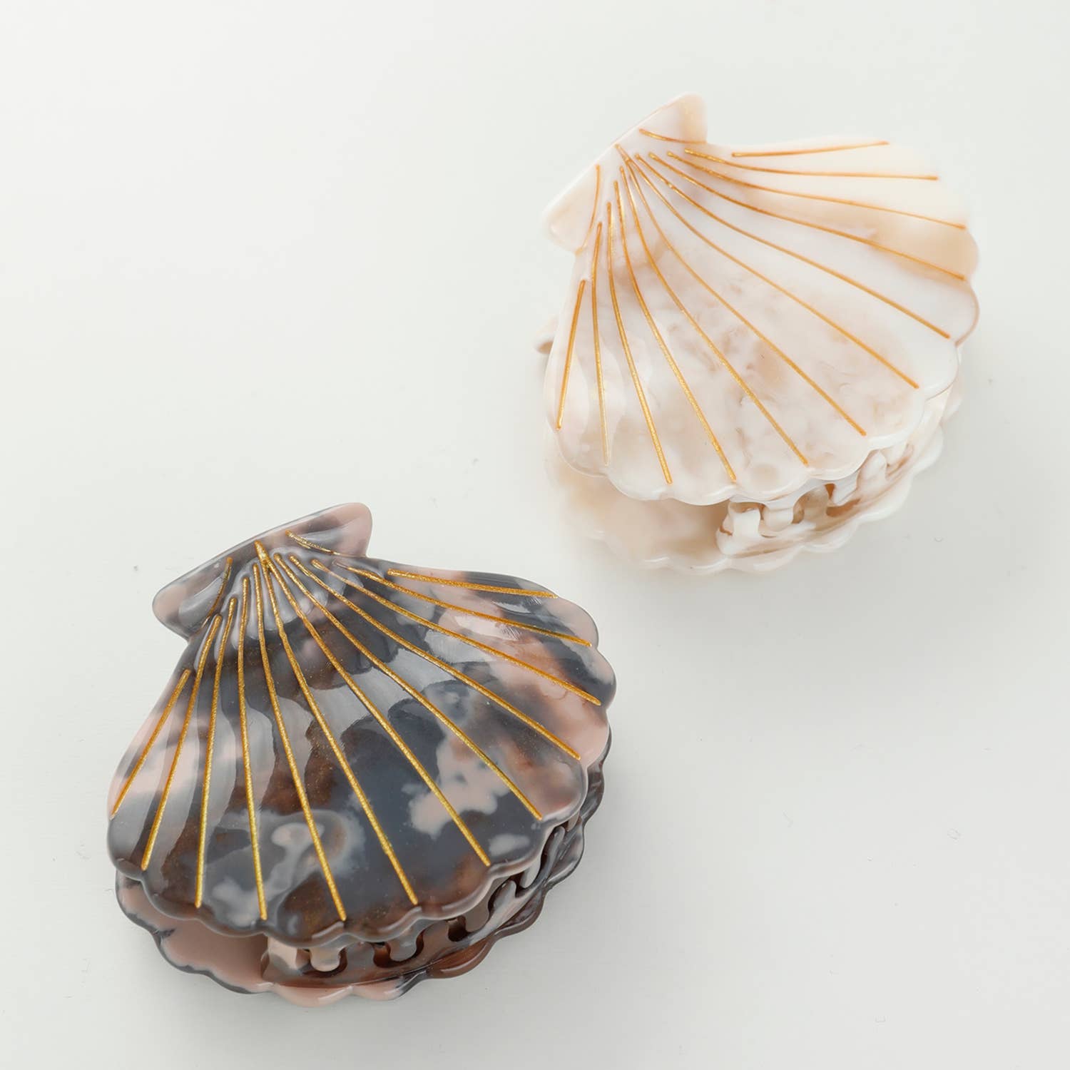 Hair- Calacatta Seashell Claw Clip - Small