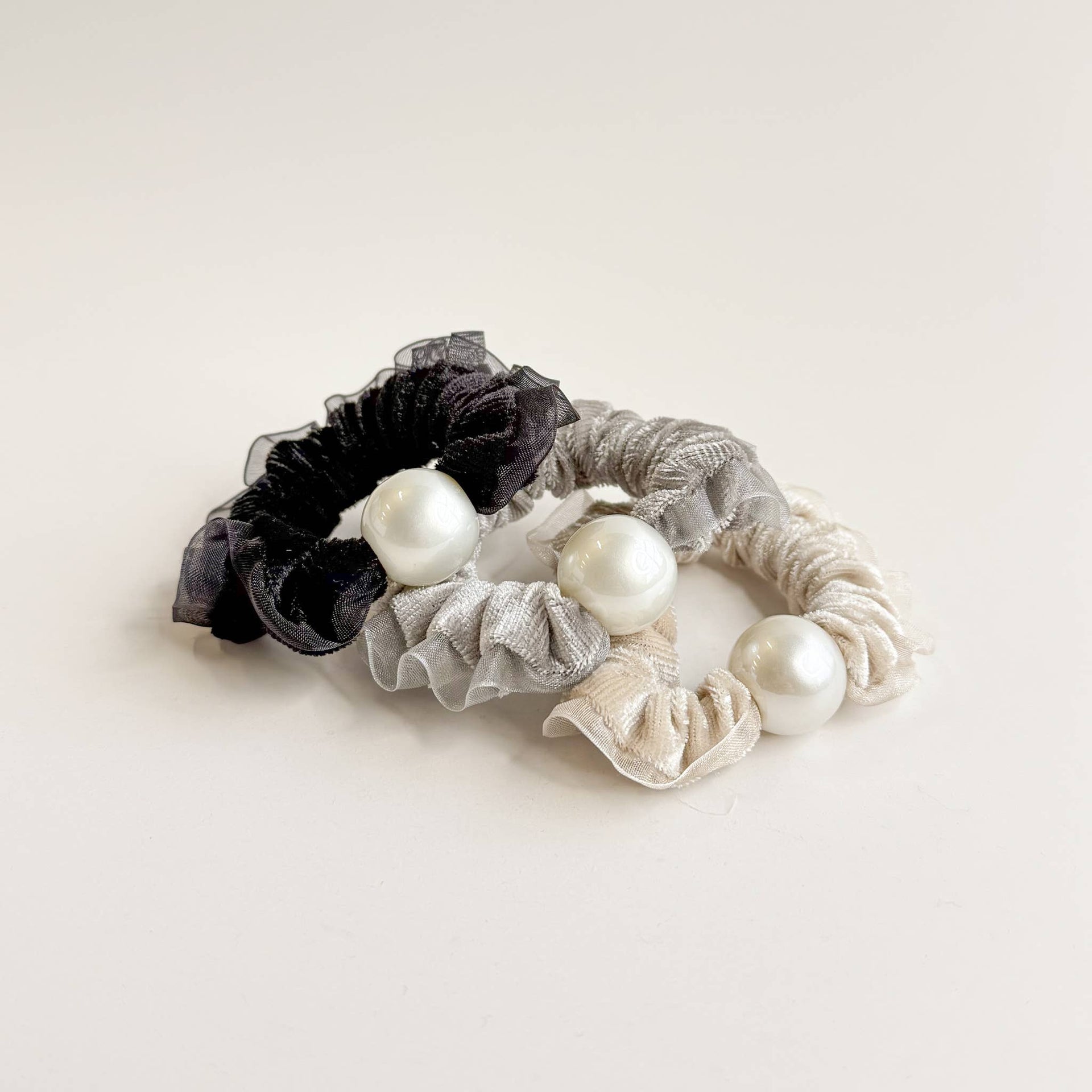 Hair- Velvet Tulle Pearl Scrunchies (Set of 3)